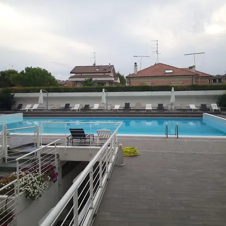 Apartment Fronte Mare-centrale-riviera Palace-giulianova-apartment-affitti Solo Da Sabato A Sabato Giulianova