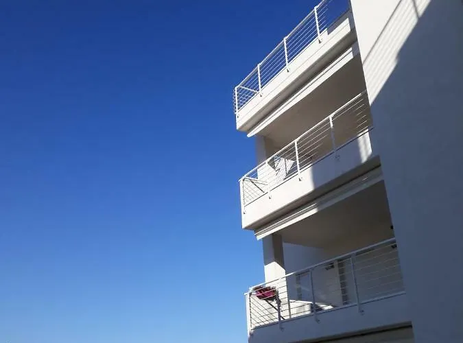 Fronte Mare-centrale-riviera Palace-giulianova-apartment-affitti Solo Da Sabato A Sabato Apartment