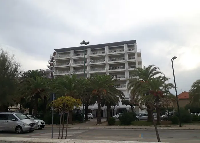 Fronte Mare-centrale-riviera Palace-giulianova-apartment-affitti Solo Da Sabato A Sabato Apartment *