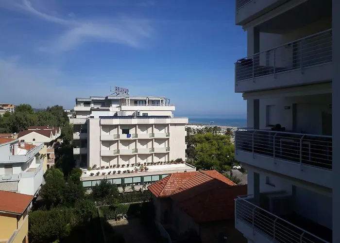 Fronte Mare-centrale-riviera Palace-giulianova-apartment-affitti Solo Da Sabato A Sabato Apartment