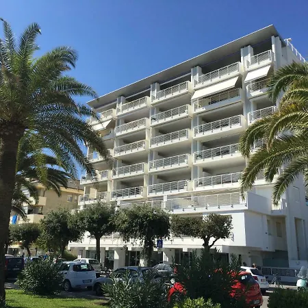 Διαμέρισμα Fronte Mare-centrale-riviera Palace-giulianova-apartment-affitti Solo Da Sabato A Sabato