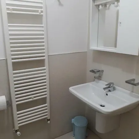 Fronte Mare-centrale-riviera Palace-giulianova-apartment-affitti Solo Da Sabato A Sabato