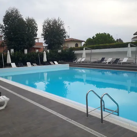 Διαμέρισμα Fronte Mare-centrale-riviera Palace-giulianova-apartment-affitti Solo Da Sabato A Sabato