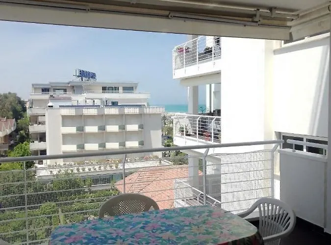 Riviera Palace Giulianova: Beachfront In Location Apartment